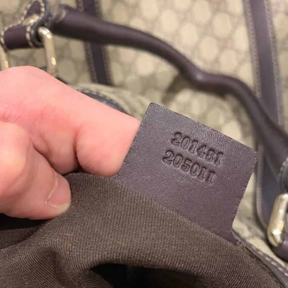Authentic Gucci huge duffle bag. - Picture 4 of 5